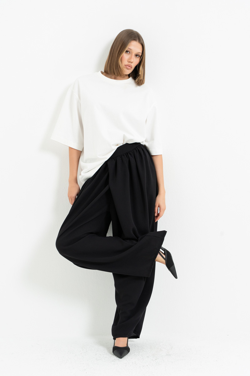 Siyah Önü Asimetrik Kapamalı Cepli Şalvar Pantolon