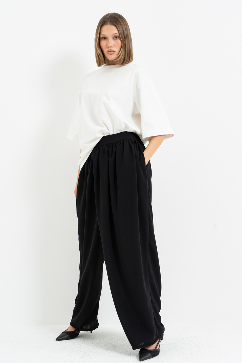 Siyah Önü Asimetrik Kapamalı Cepli Şalvar Pantolon