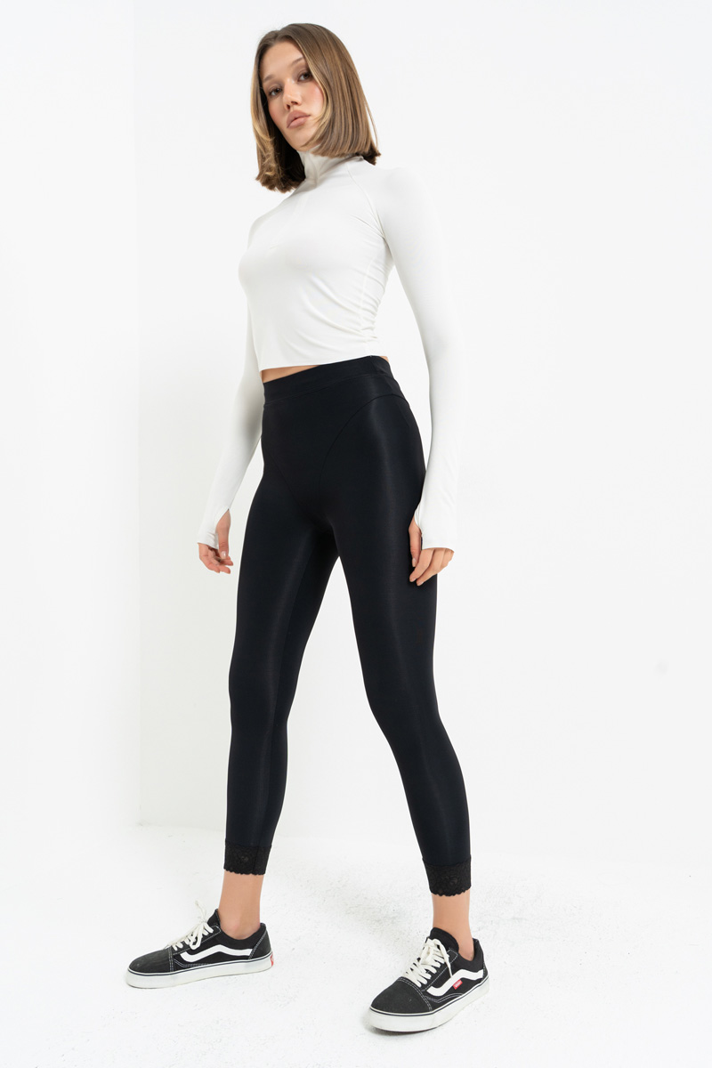 Siyah Dantel Detaylı Kapri Tayt