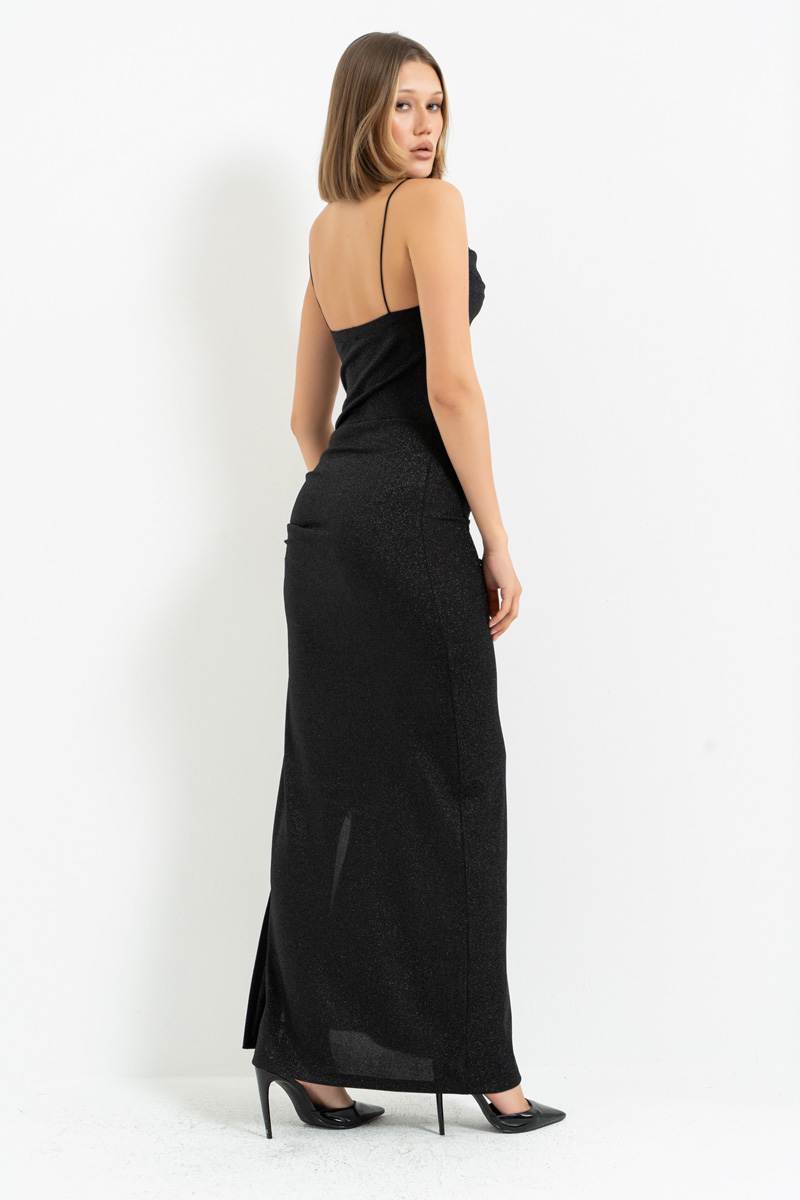 Siyah Yırtmaç Detaylı Uzun Simli Elbise