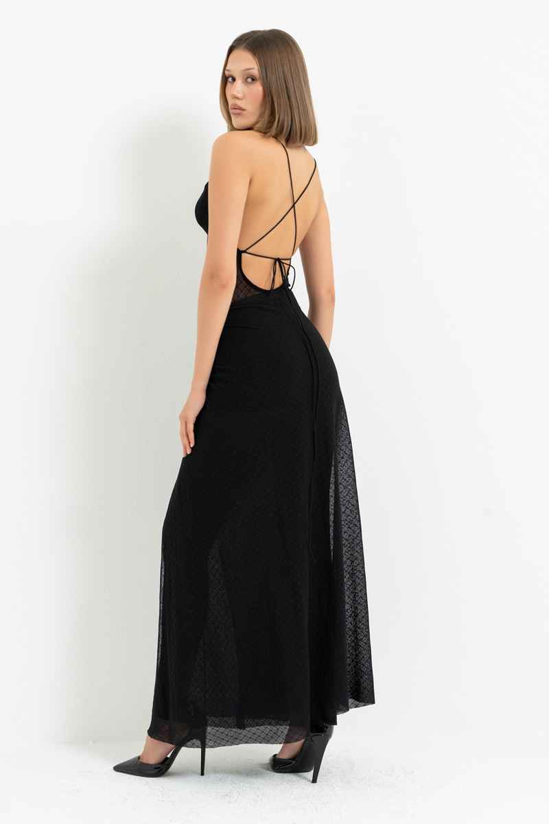 Siyah Askılı Aksesuar Detaylı Uzun Elbise