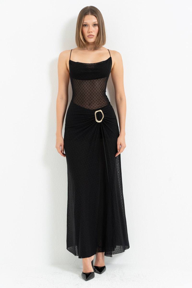 Siyah Askılı Aksesuar Detaylı Uzun Elbise