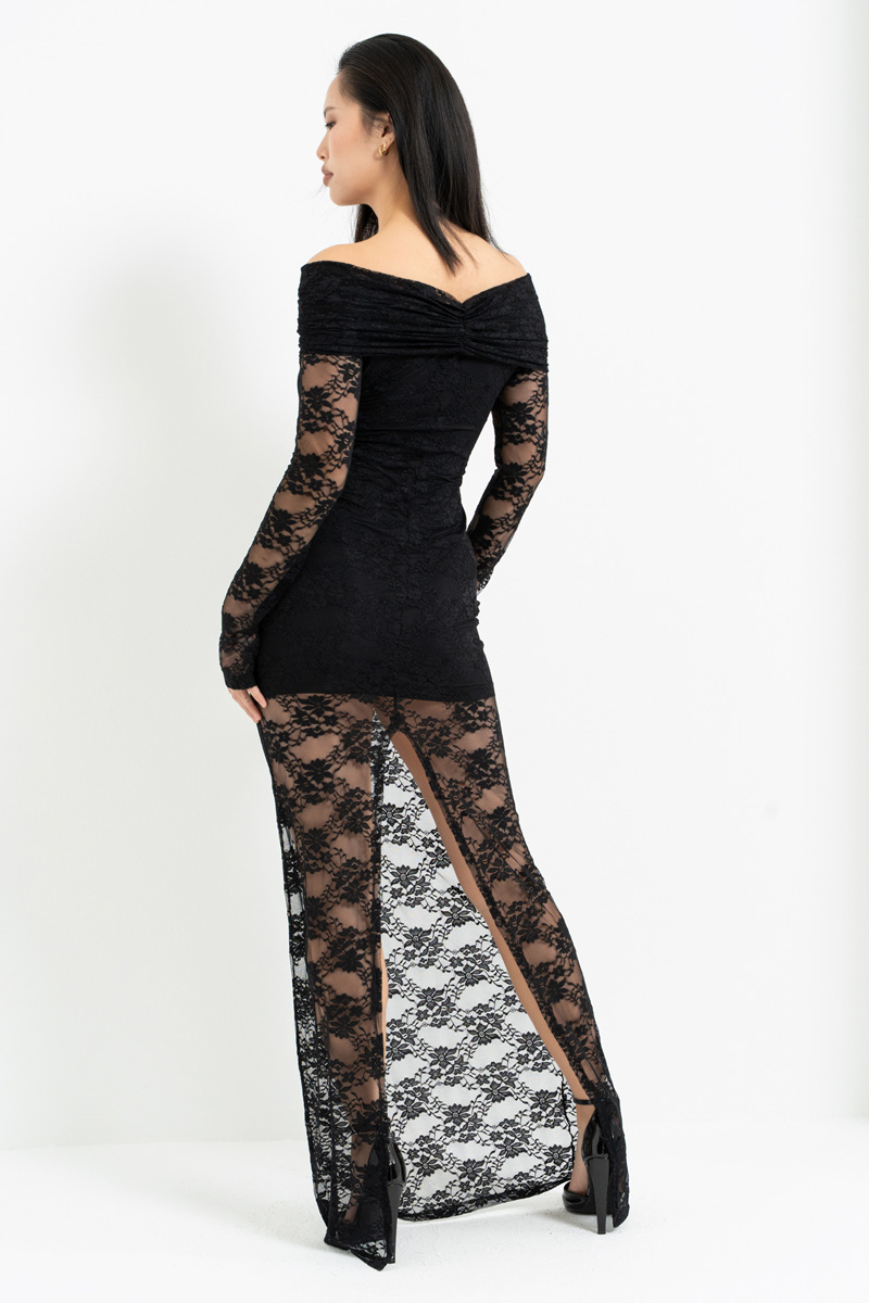 Siyah Kayık Yakalı Astarlı Uzun Dantel Elbise