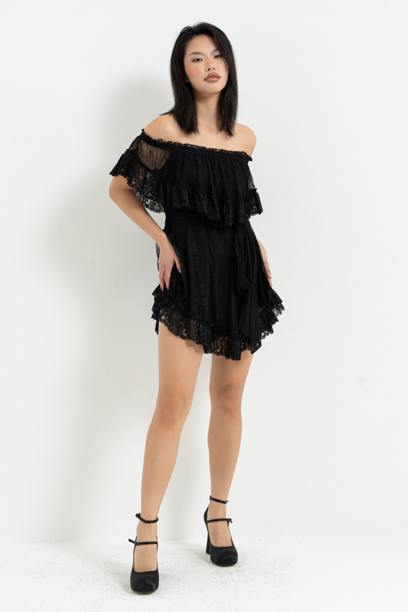 Siyah Kayık Yaka Dantelli Tulum Astarlı Elbise