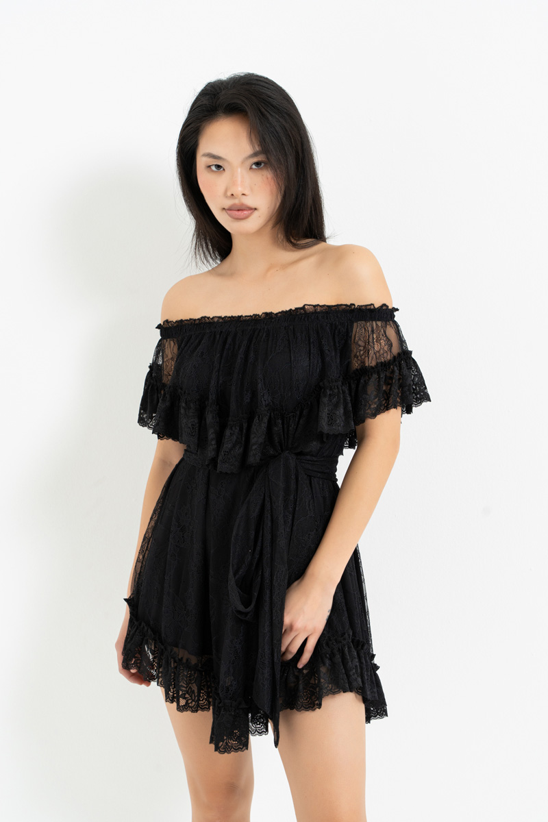 Siyah Kayık Yaka Dantelli Tulum Astarlı Elbise