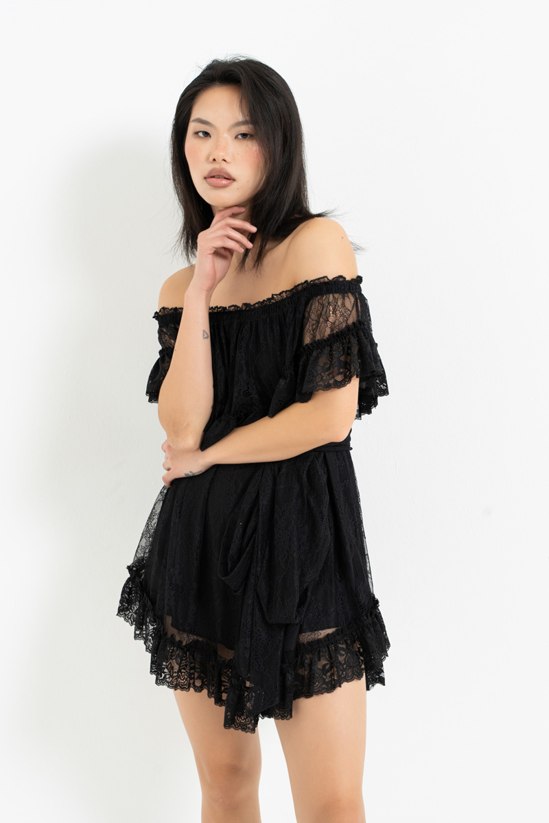 Siyah Kayık Yaka Dantelli Tulum Astarlı Elbise