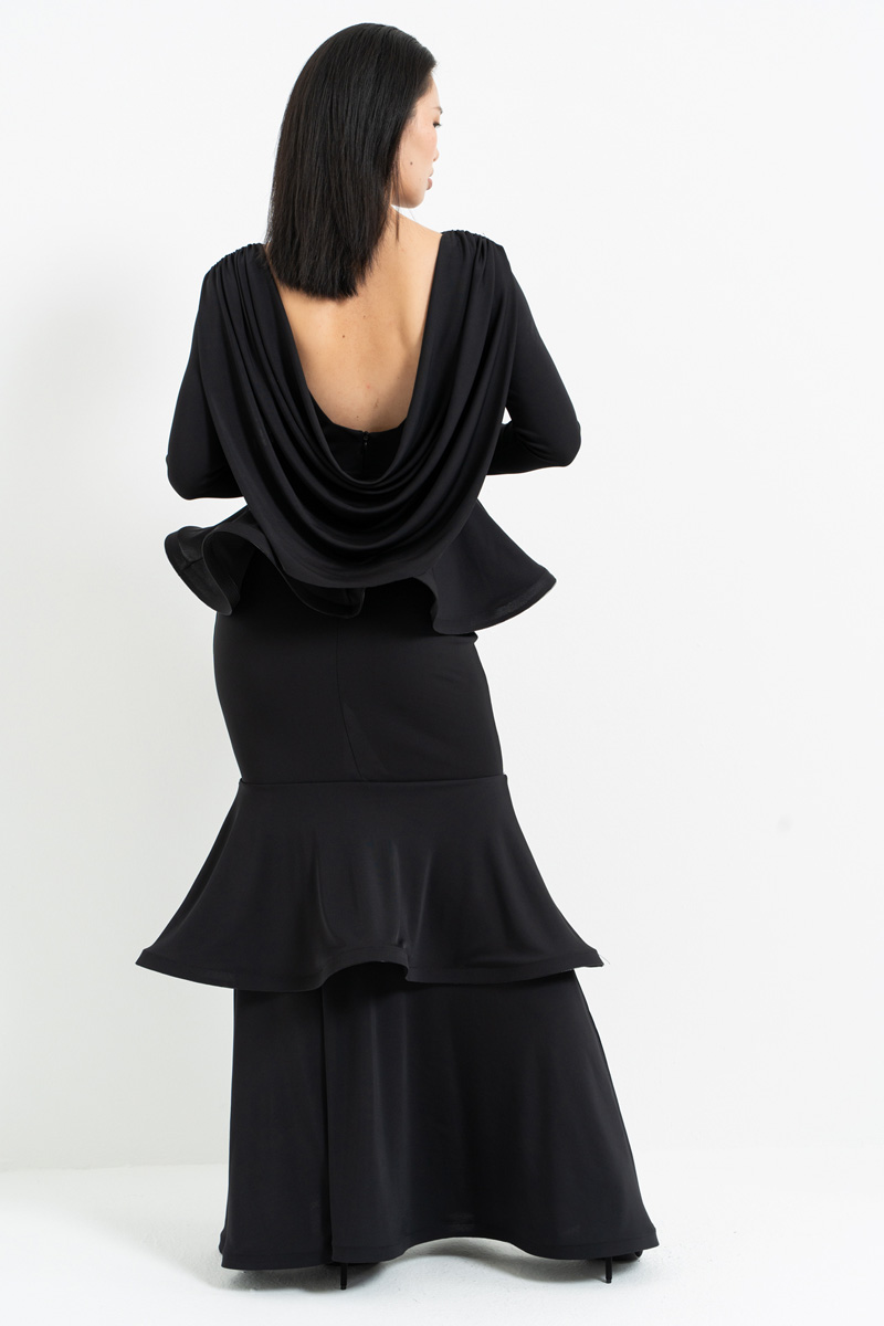 Siyah Sırt Degajeli Katlı Volan Detaylı Uzun Elbise
