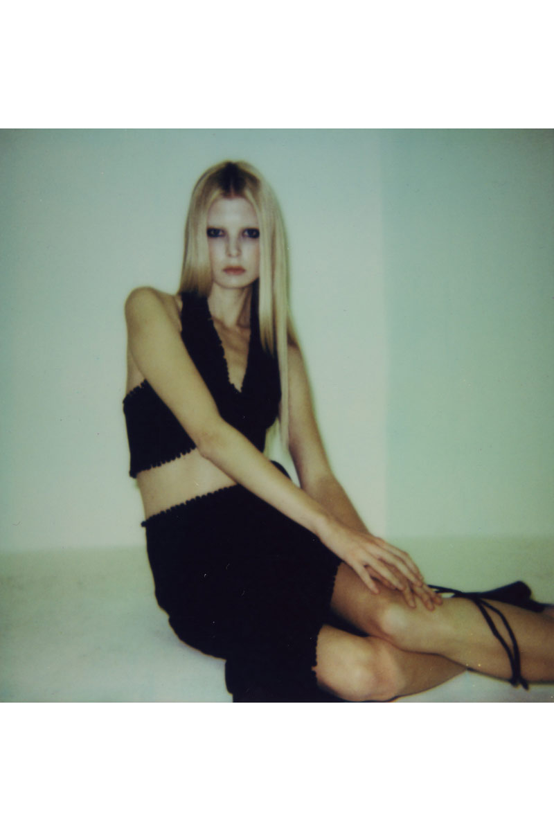 Siyah Gül Detaylı Bağlamalı Büstiyer & Etek Takım