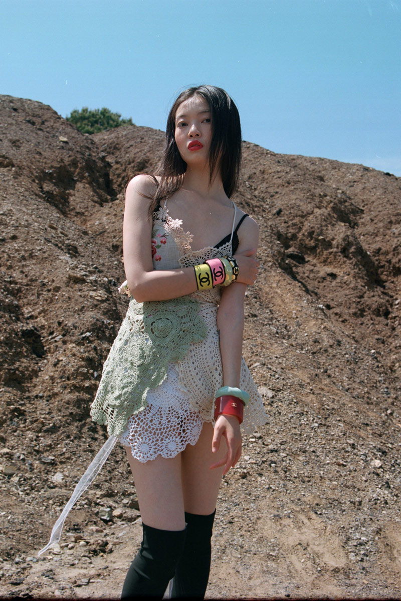 Kum Sırtı Çapraz Bağlamalı Güpür Bluz