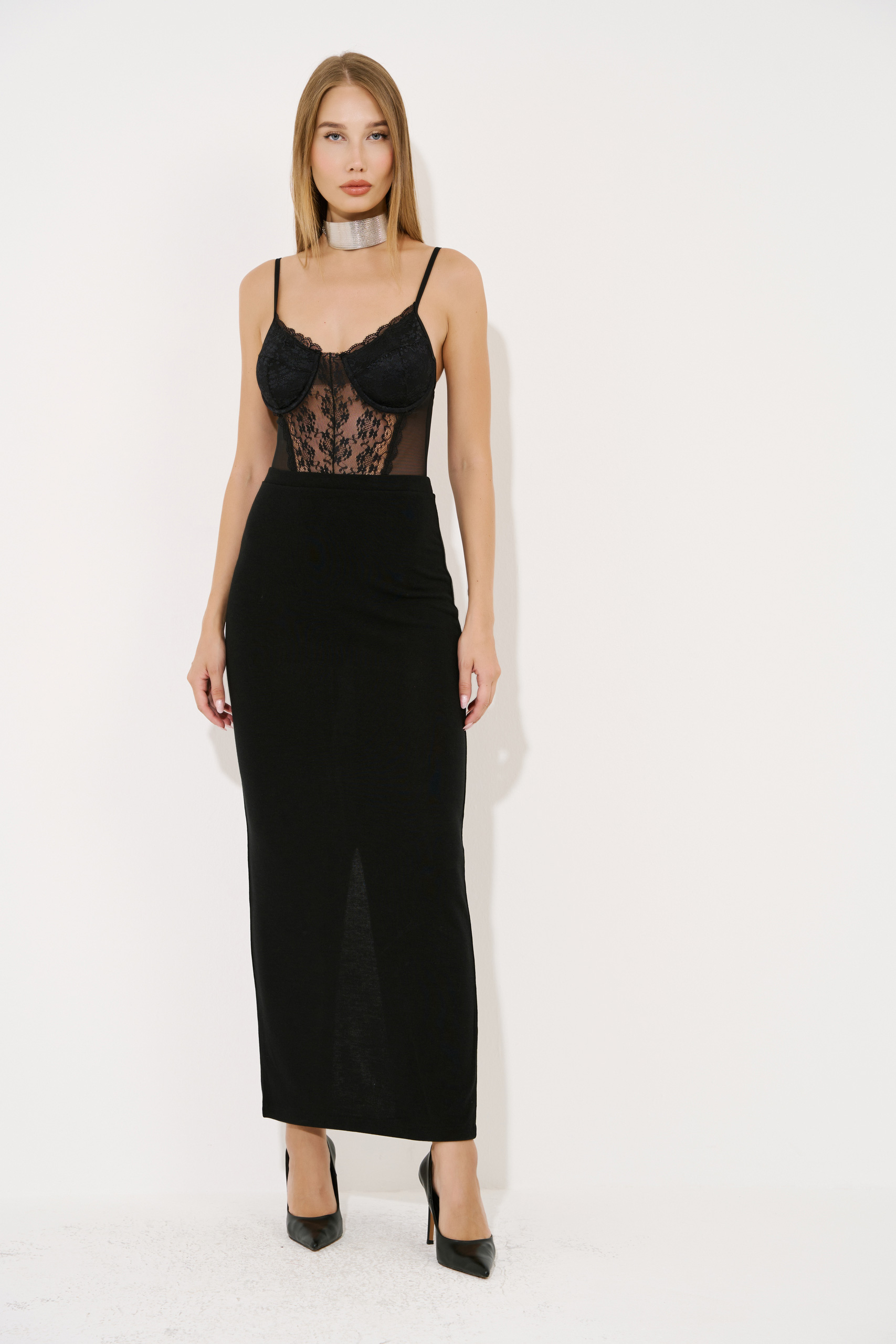 Siyah Askılı Çıtçıtlı Dantel Bodysuit
