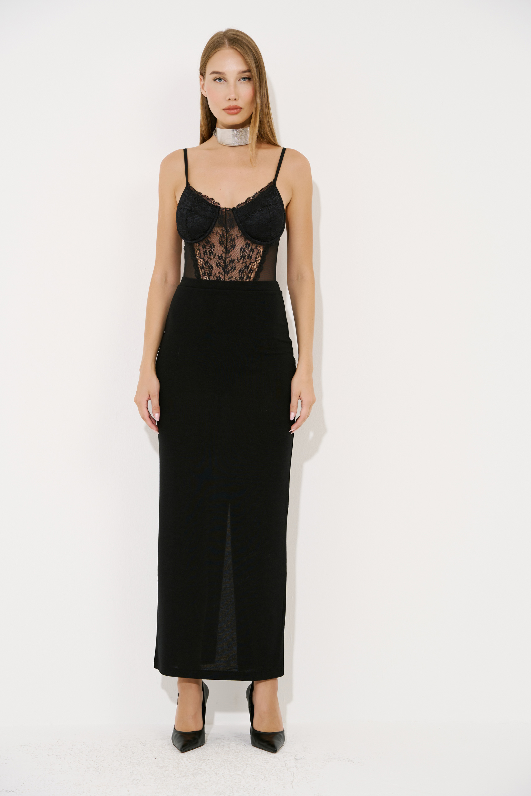 Siyah Askılı Çıtçıtlı Dantel Bodysuit