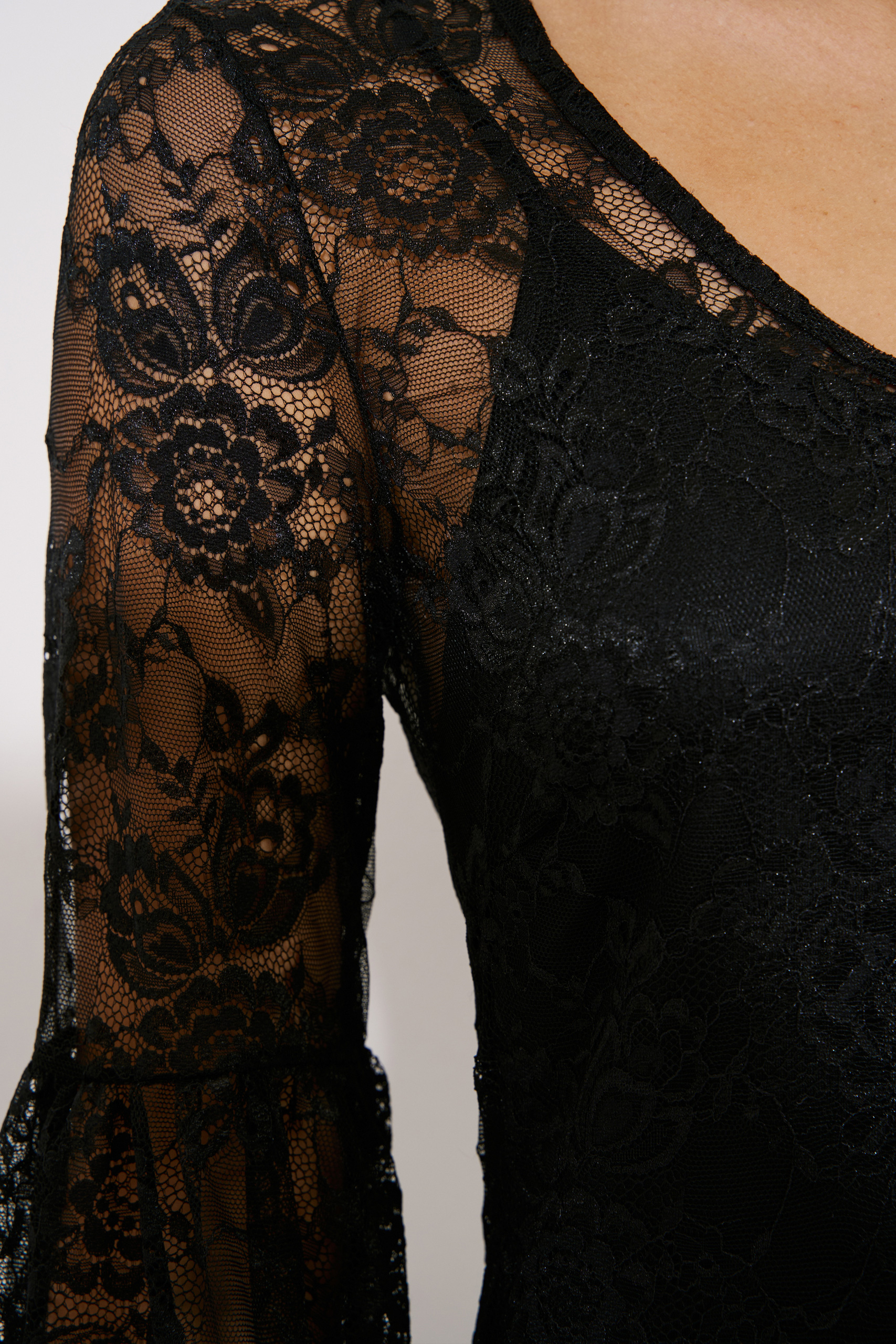 Black Asymmetric-Skirt Lace Dress with Detachable Lining