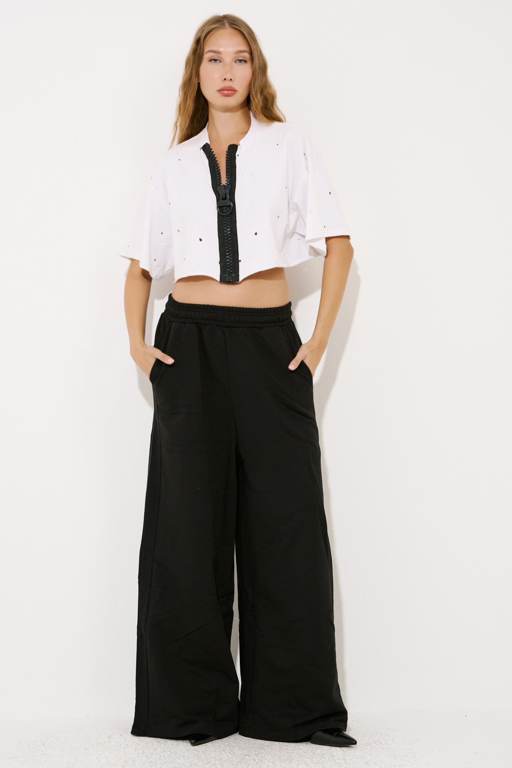 SWEATPANTS