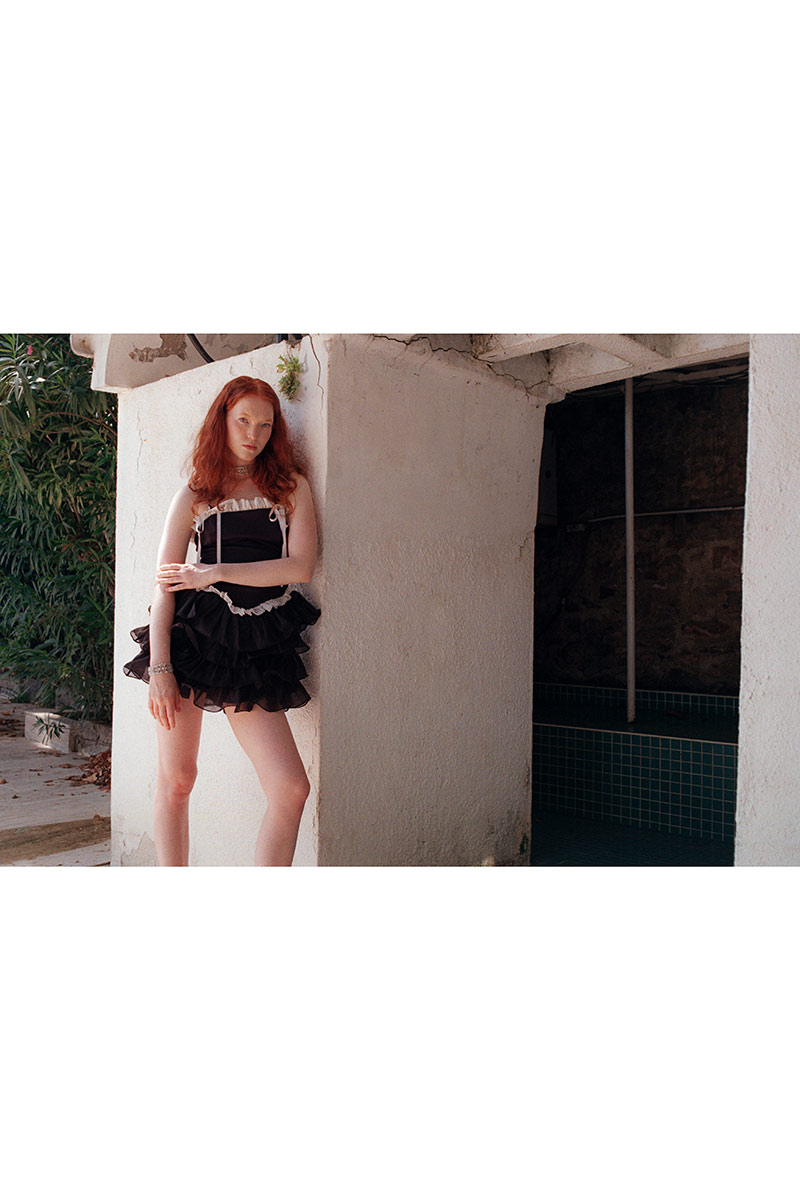 Siyah-Kirli Beyaz Dantel Fırfırlı Askılı Elbise