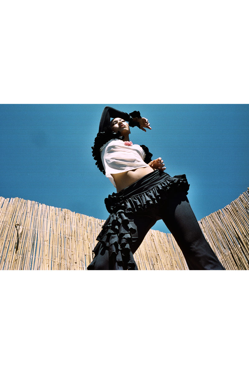 Siyah-Kirli Beyaz Tül Bluzlu Fırfırlı Bolero & Pantolon Takım